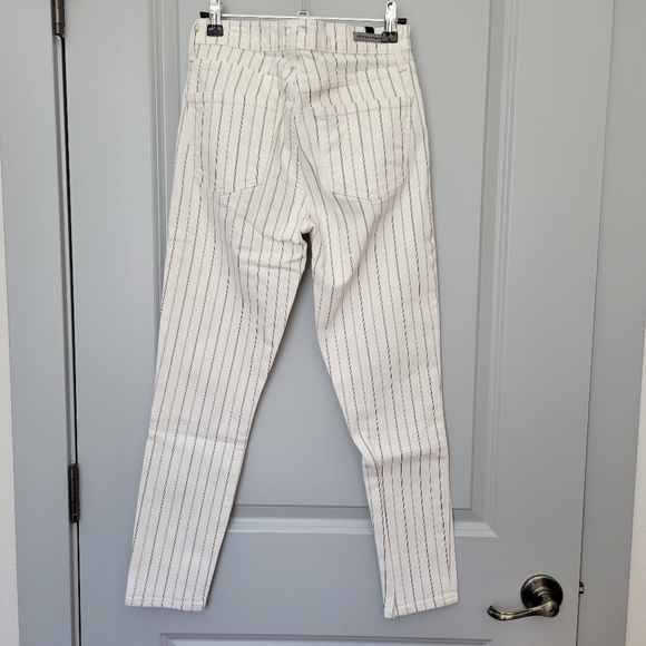 Citizens of Humanity High Rise Skinny Rocket Crop - Picture 2 of 8